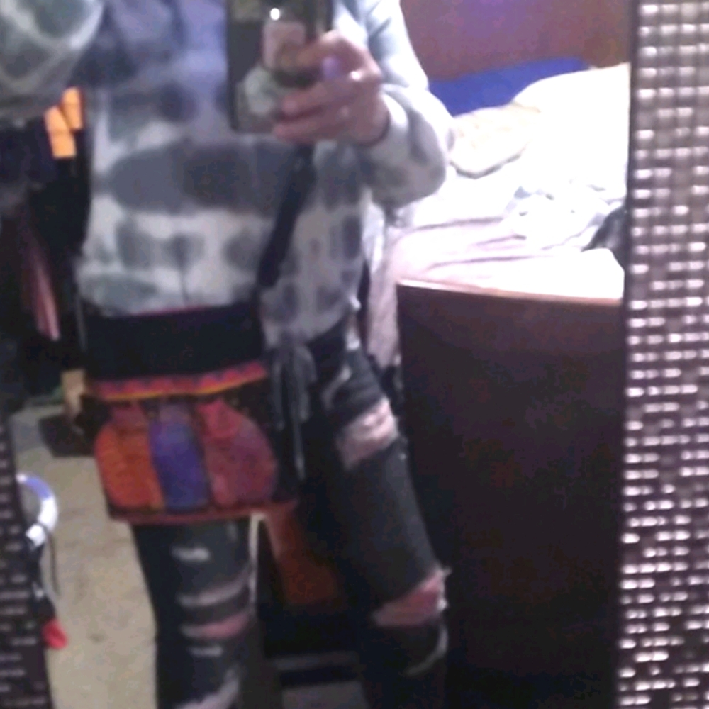 Kitty cat designed crossbody bag